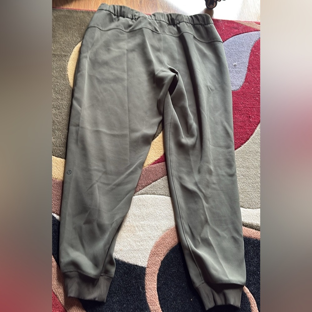 army green lulu joggers size 10
